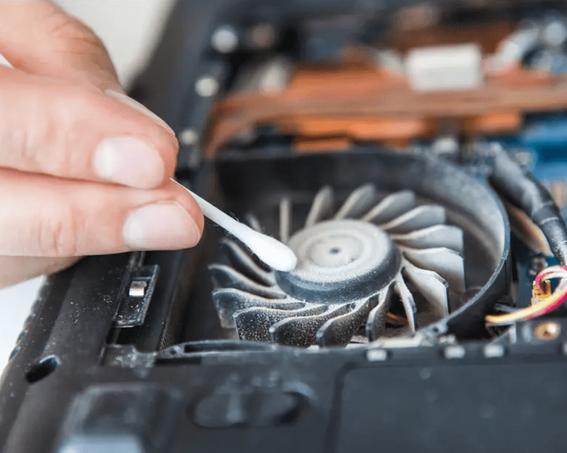 Чистим ноутбук от пыли: когда нужно и как правильно это делать